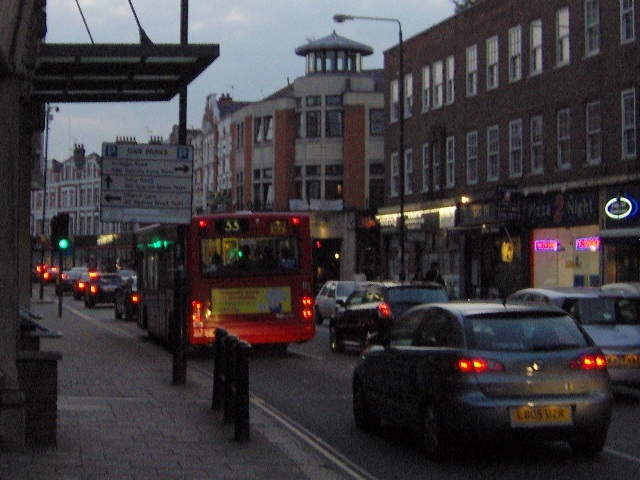 33 From East Twickenham to Twickenham York House. NCP Challenger NCP21 SN55HLA.